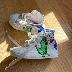 Toddler size 5 DinoConverse 🦕🦖 unisex